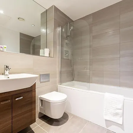 Seven Living Broadway Residences - City Centre, Broad Street - Free Parking *