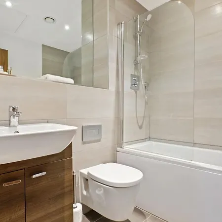 Seven Living Broadway Residences - City Centre, Broad Street - Free Parking *
